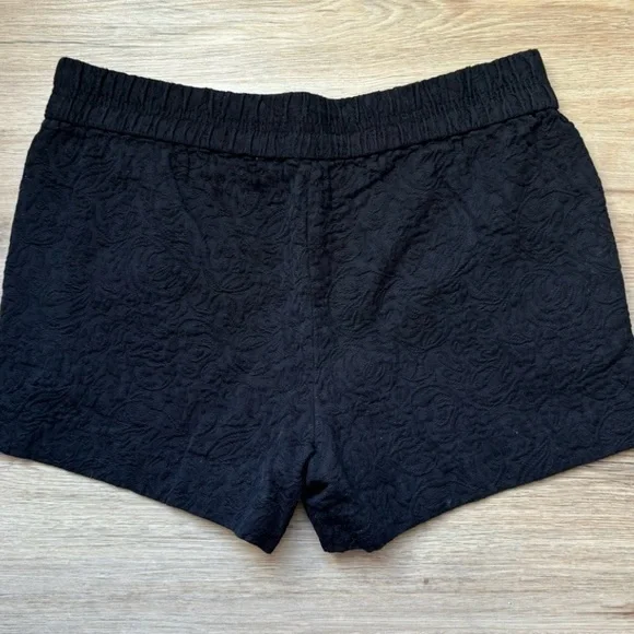 NWOT J. Crew Women's Black Textured Shorts - Picture 2 of 4